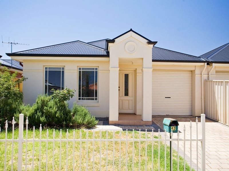 42 Kent Avenue, Clearview SA 5085