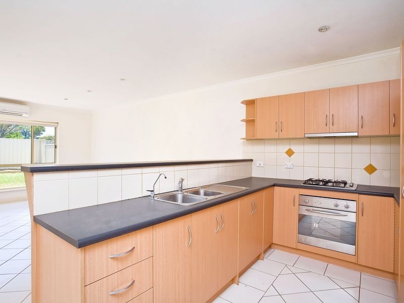 42 Kent Avenue, Clearview SA 5085