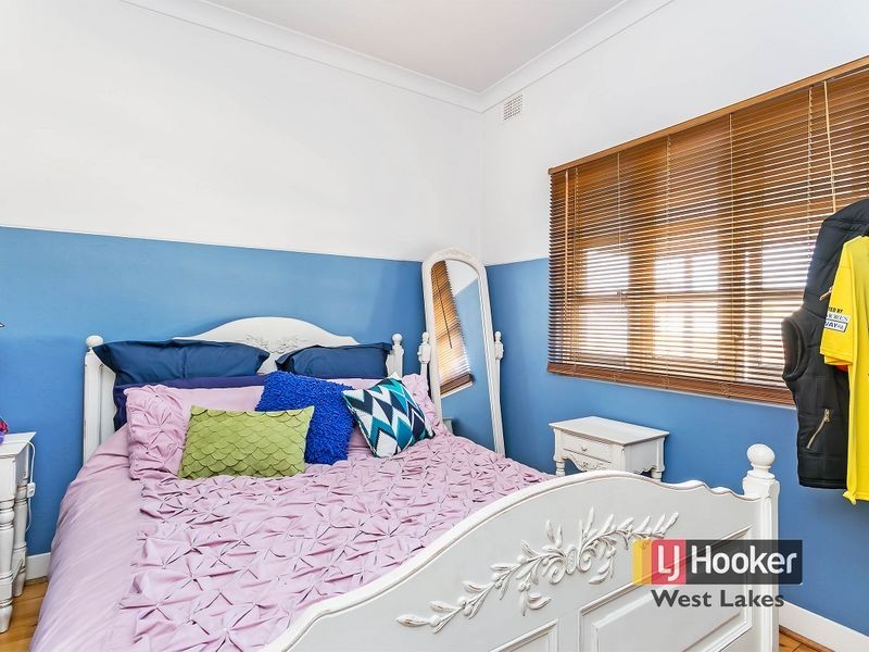 1 Fifth Avenue, Seaton SA 5023