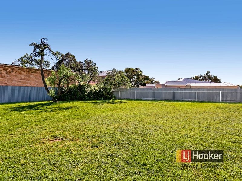 1 Fifth Avenue, Seaton SA 5023