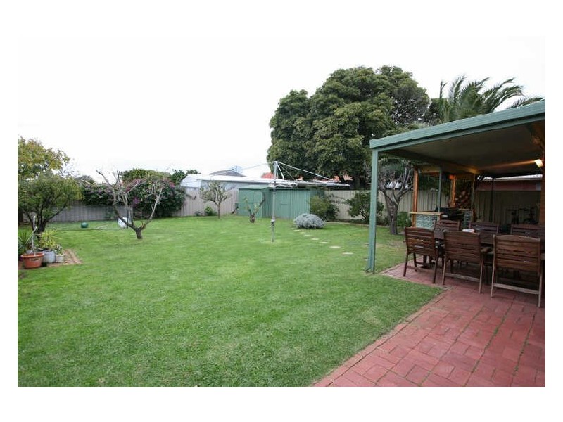 17 Madeline Crescent, Fulham Gardens SA 5024