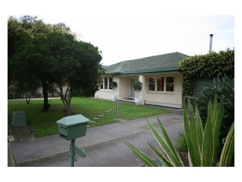 17 Madeline Crescent, Fulham Gardens SA 5024