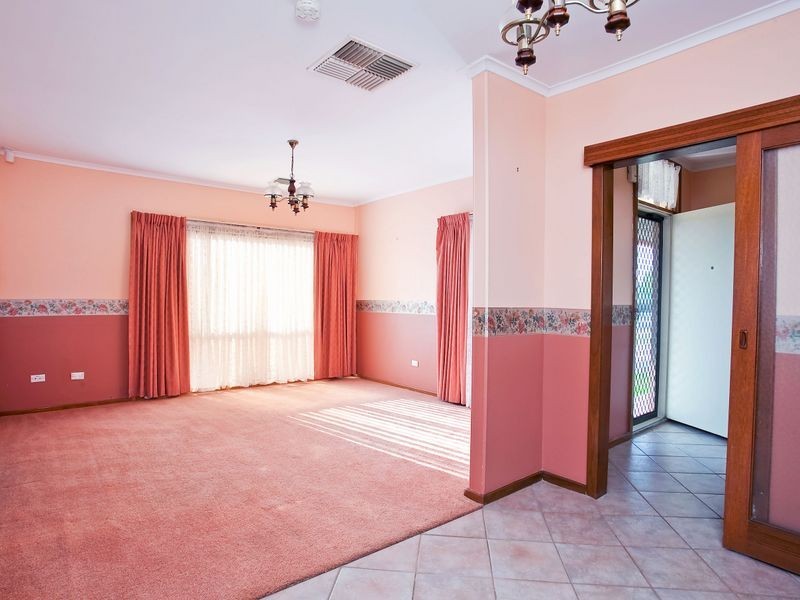 50 St. Leonard Crescent, Elizabeth Downs SA 5113