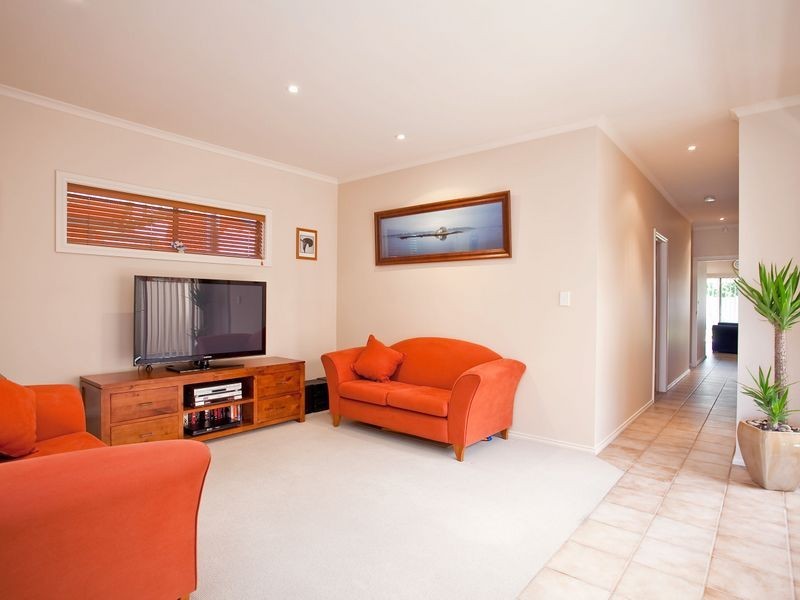 8A Owen Street, Seaton SA 5023