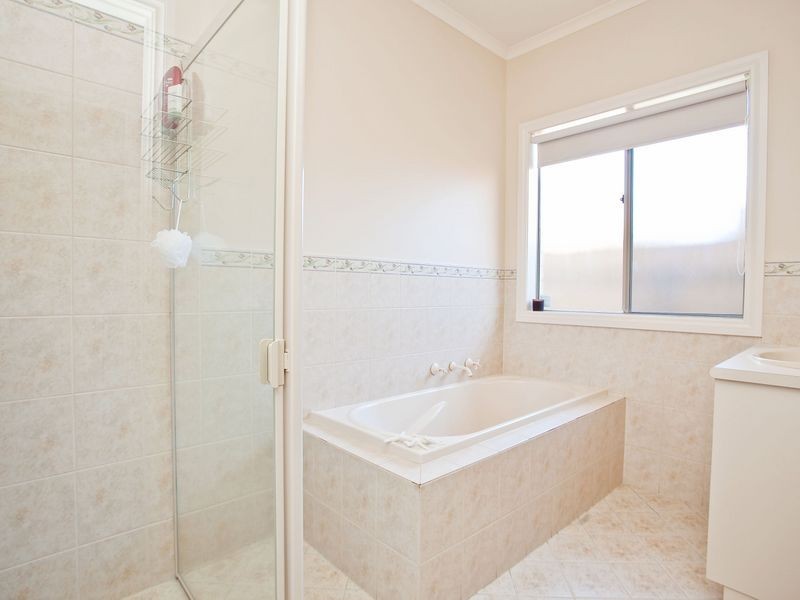 8A Owen Street, Seaton SA 5023