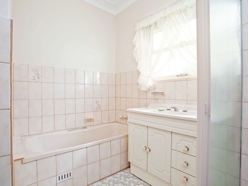 32 Maidos Grove, Valley View SA 5093