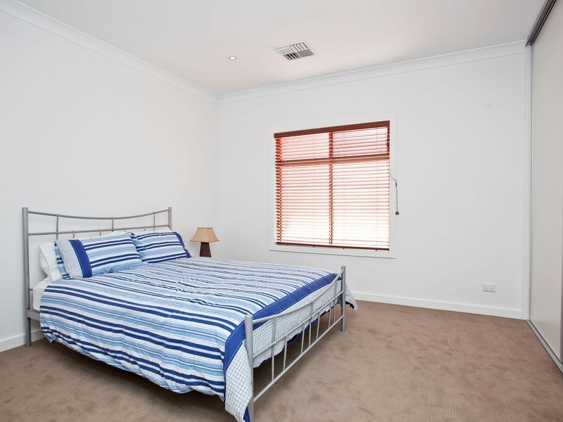 32 Fifth Avenue, Semaphore Park SA 5019