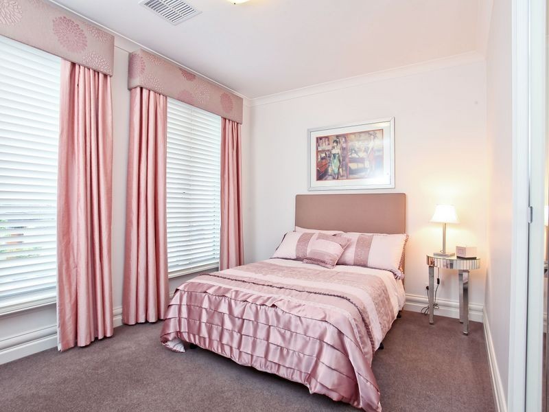 8 Medallion Drive, Grange SA 5022