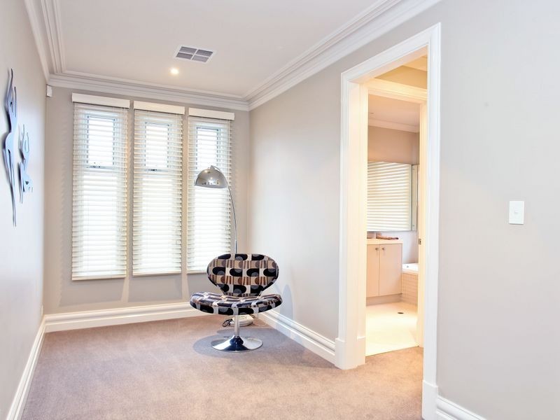 8 Medallion Drive, Grange SA 5022