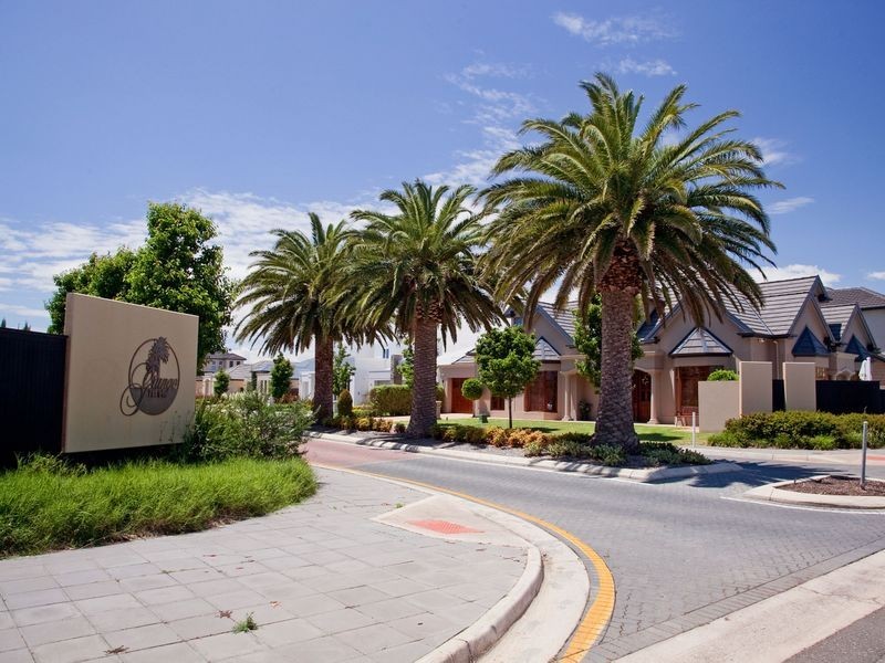 8 Medallion Drive, Grange SA 5022