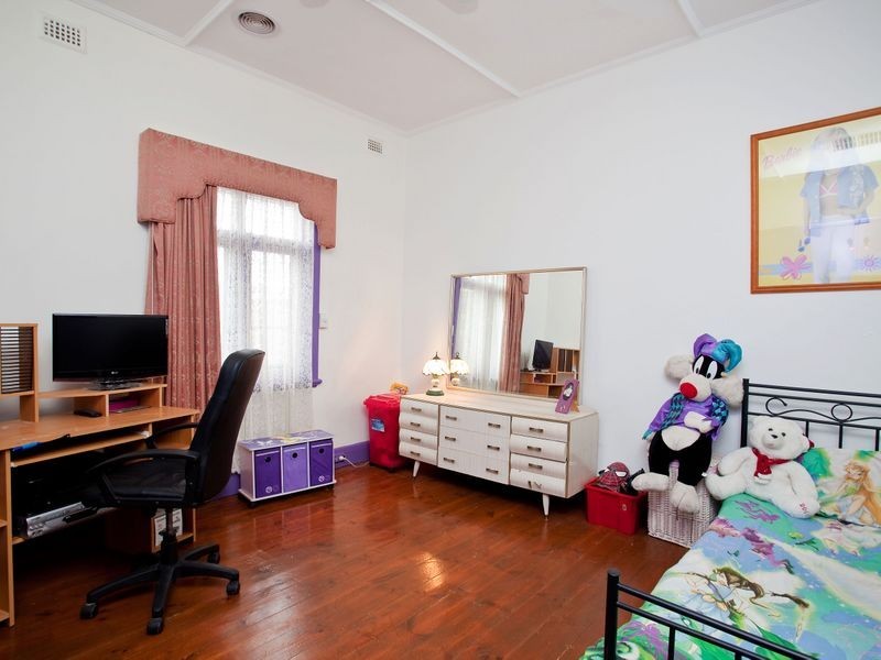 1106 Old Port Road, Hendon SA 5014