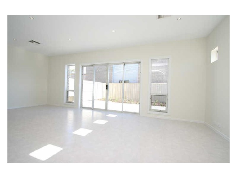 12 North Parade, Royal Park SA 5014