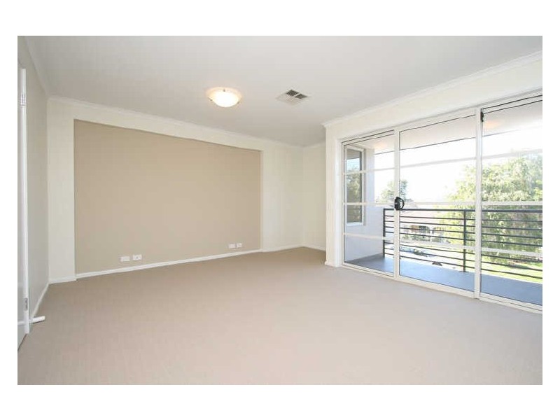 12 North Parade, Royal Park SA 5014