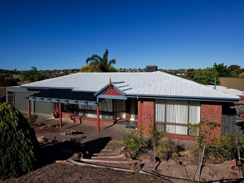 8 Sandison Road, Hallett Cove SA 5158