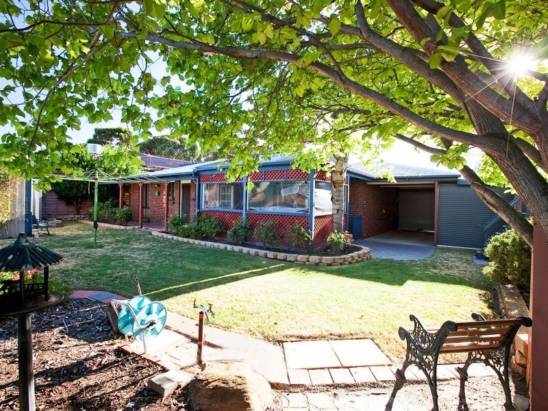 8 Sandison Road, Hallett Cove SA 5158