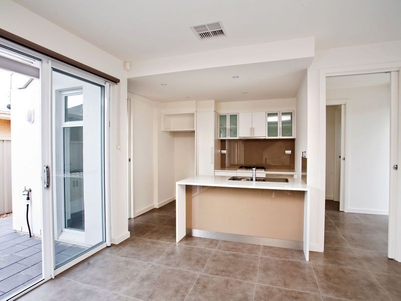 2/171 Military Road, Tennyson SA 5022