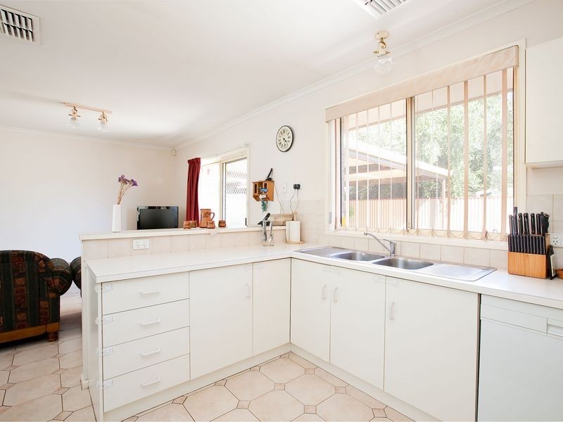 14a Mitchell Street East, Seaton SA 5023