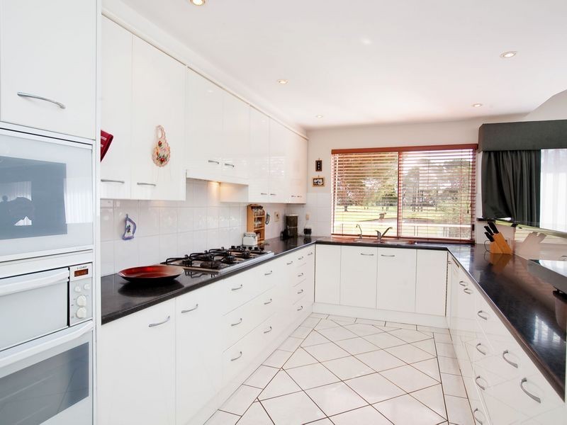 9 Chester Court, Grange SA 5022