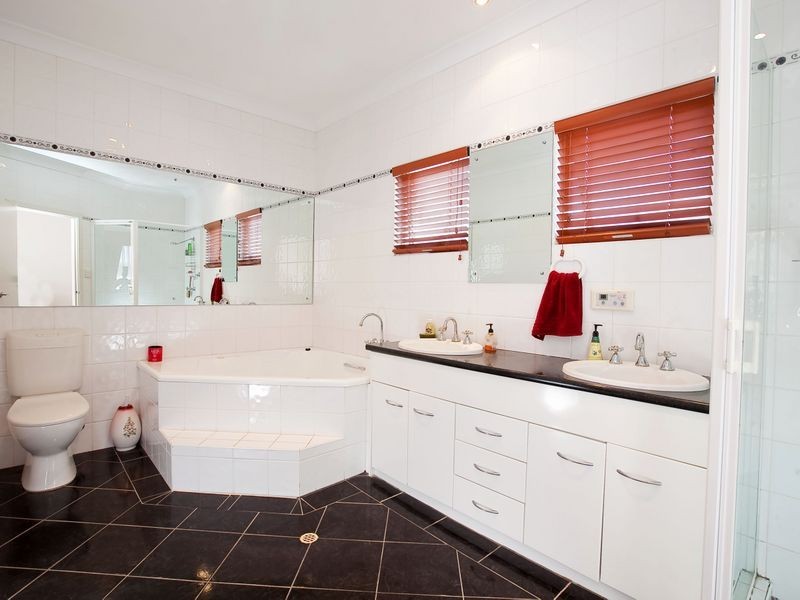 9 Chester Court, Grange SA 5022