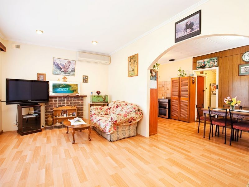 1 Broadford Crescent, Findon SA 5023