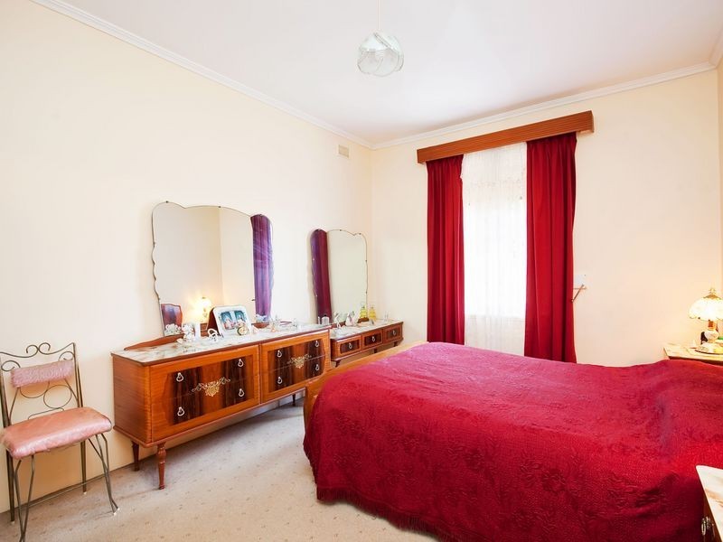 1 Broadford Crescent, Findon SA 5023