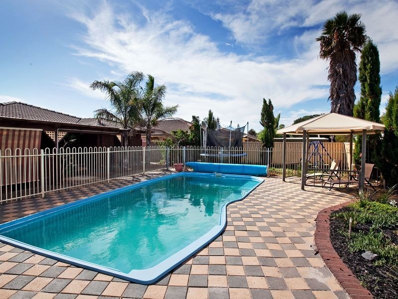 82 Klingberg Drive, North Haven SA 5018