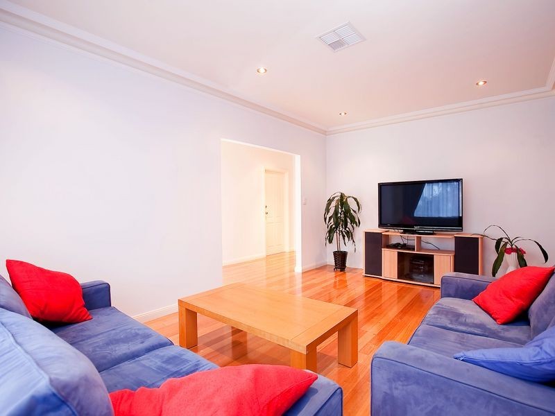 8 North Parade, Royal Park SA 5014