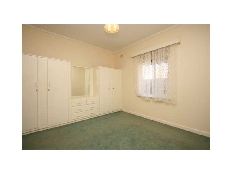 8 Tunbridge Street, Woodville South SA 5011