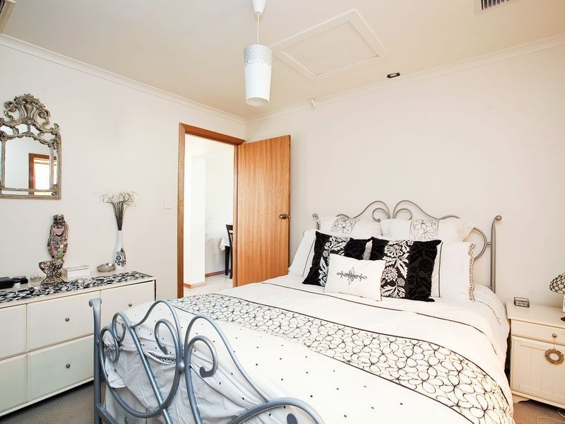 14 Oronsay Drive, North Haven SA 5018