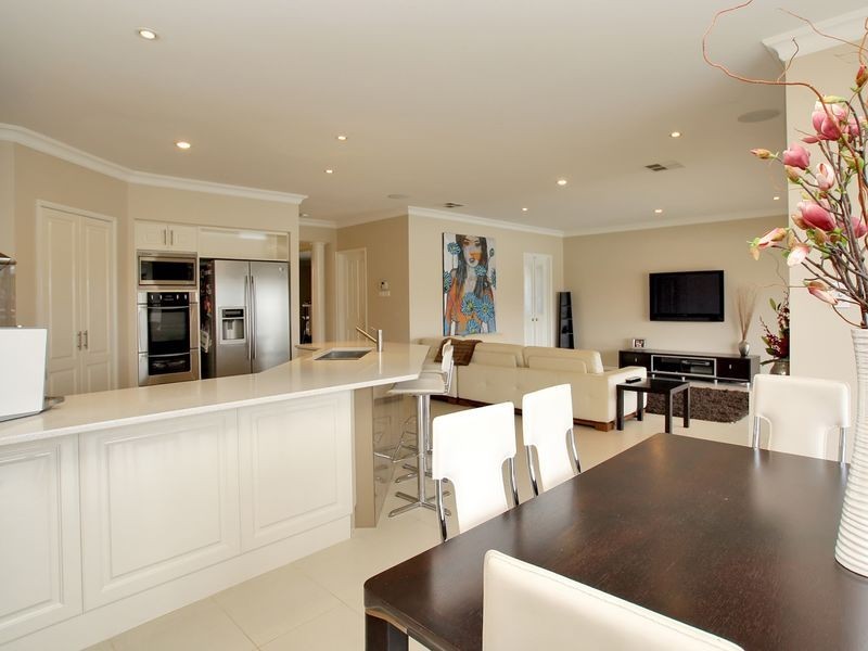 59 Sir John Marks Drive, West Lakes SA 5021