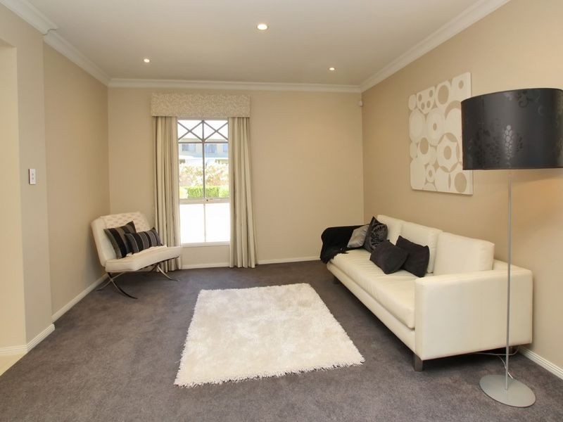 59 Sir John Marks Drive, West Lakes SA 5021