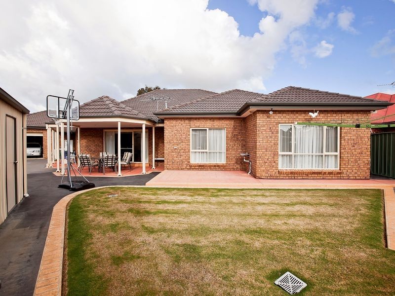 3 Jacaranda Grove, Mawson Lakes SA 5095