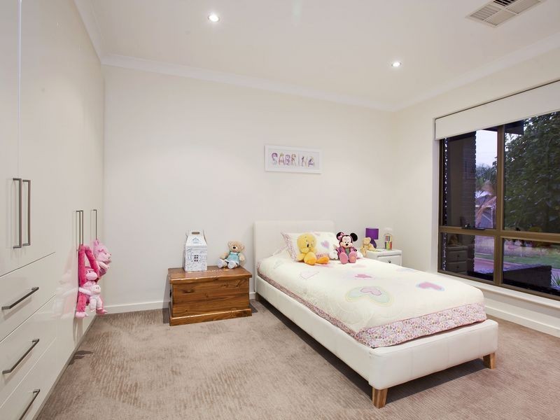 10 Tennyson Heights Court, Tennyson SA 5022