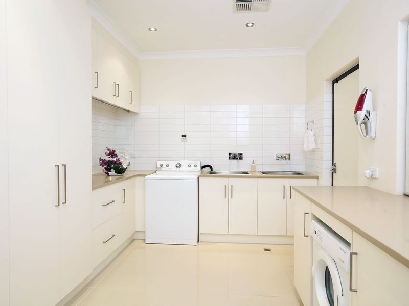 10 Tennyson Heights Court, Tennyson SA 5022