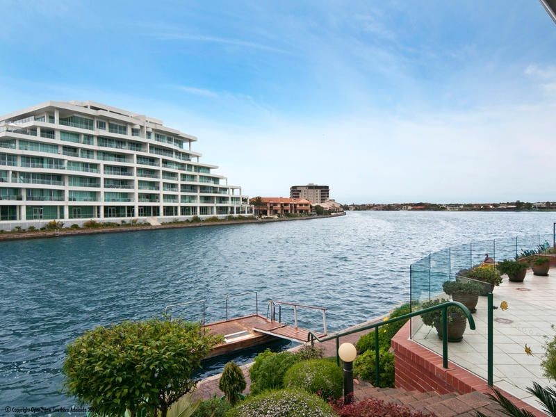 2/11 Martin Court, West Lakes SA 5021