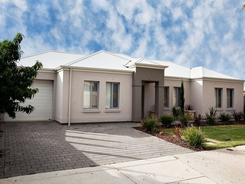 18 Golfers Avenue, Seaton SA 5023