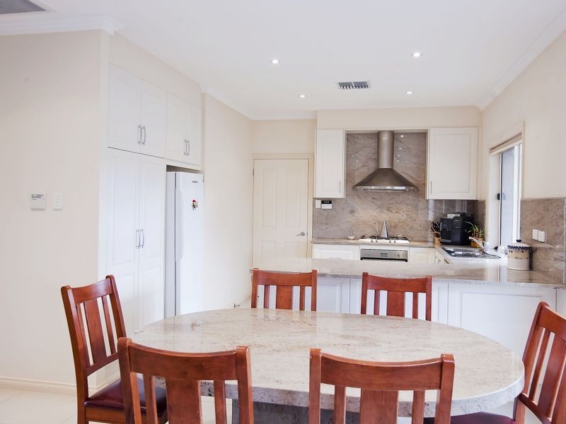 18 Golfers Avenue, Seaton SA 5023