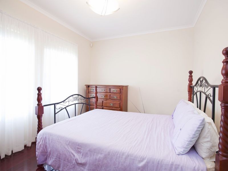 18 Golfers Avenue, Seaton SA 5023