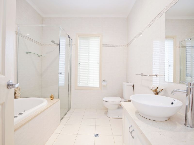 18 Golfers Avenue, Seaton SA 5023