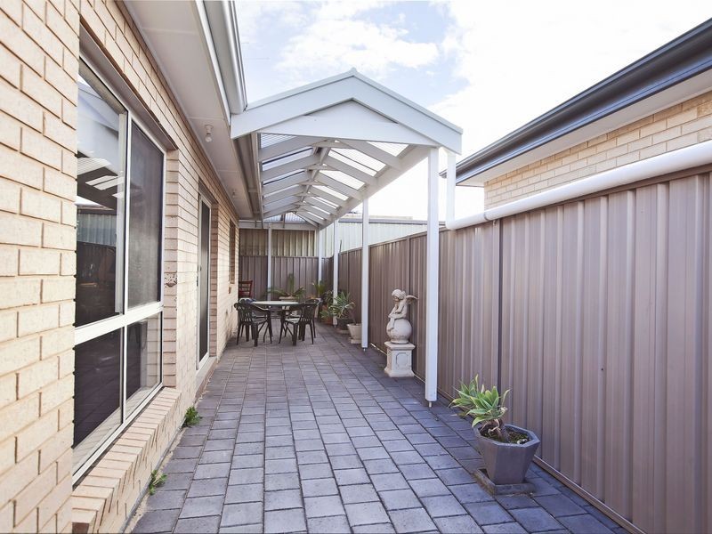 18 Golfers Avenue, Seaton SA 5023