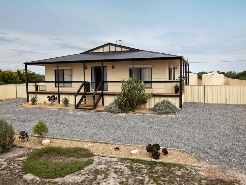 8 Shearwater Way, Thompson Beach SA 5501