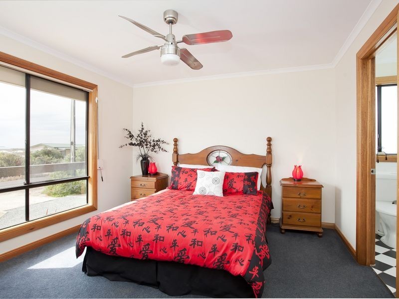 8 Shearwater Way, Thompson Beach SA 5501