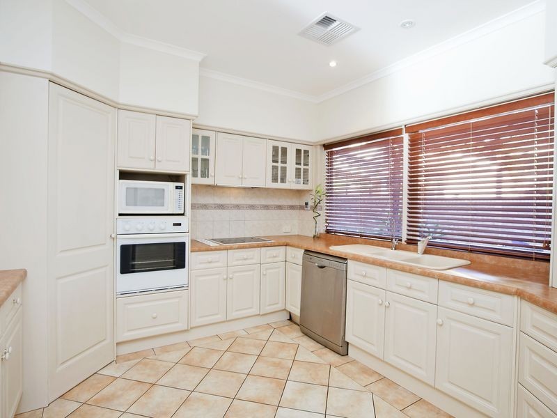 12 Antigua Grove, West Lakes SA 5021