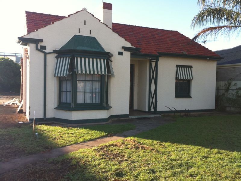 33 Findon Road, Woodville South SA 5011