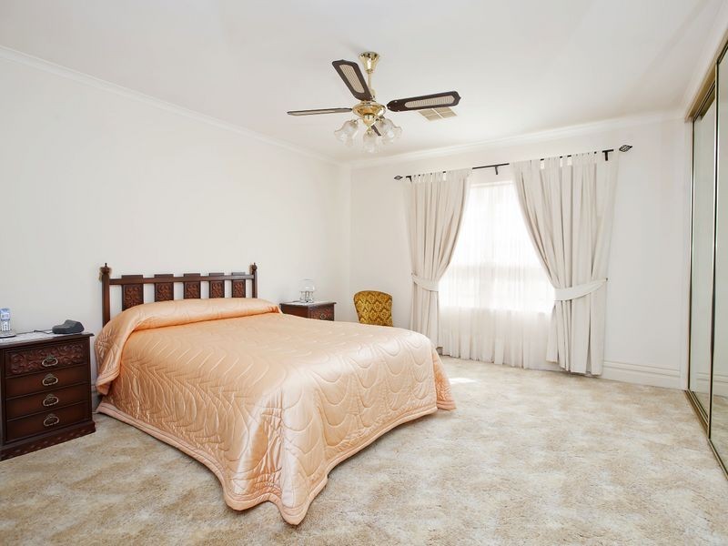 25 Hayes Court, West Lakes SA 5021