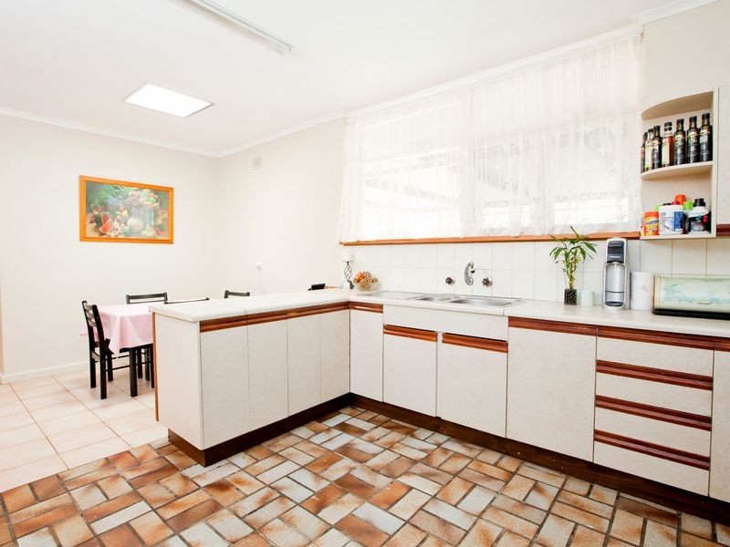 91 Nelson Road (service road access), Valley View SA 5093