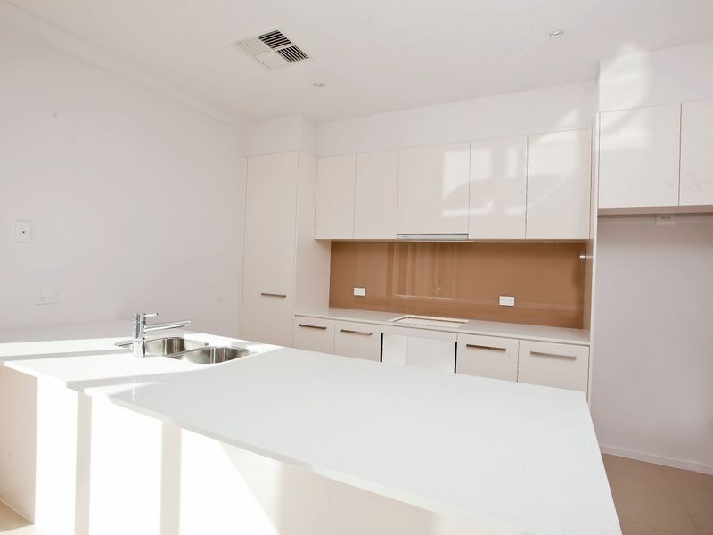 2/225 Frederick Road, Seaton SA 5023