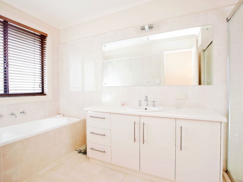 85 Isla Circuit, Mawson Lakes SA 5095