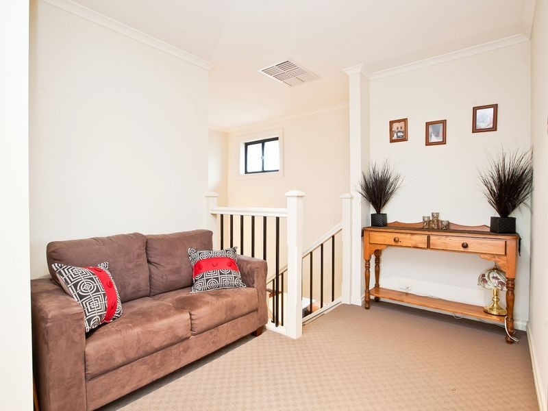 85 Isla Circuit, Mawson Lakes SA 5095