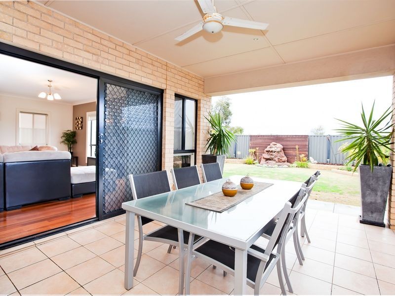 85 Isla Circuit, Mawson Lakes SA 5095